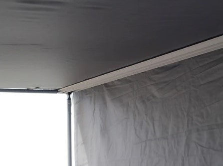 Front Runner Wind/Sun Break for 2M Easy-Out Awning